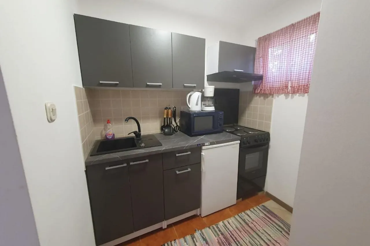 Guest house App Luka 1 - Green Garden For Children And Pets Porec