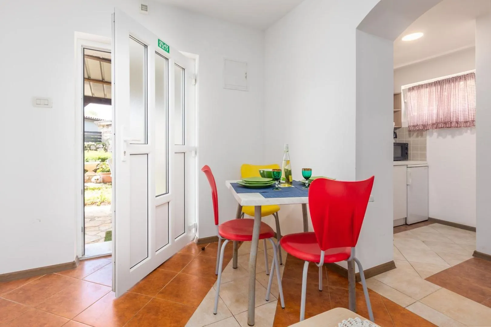 App Luka 1 - Green Garden For Children And Pets Porec Guest house