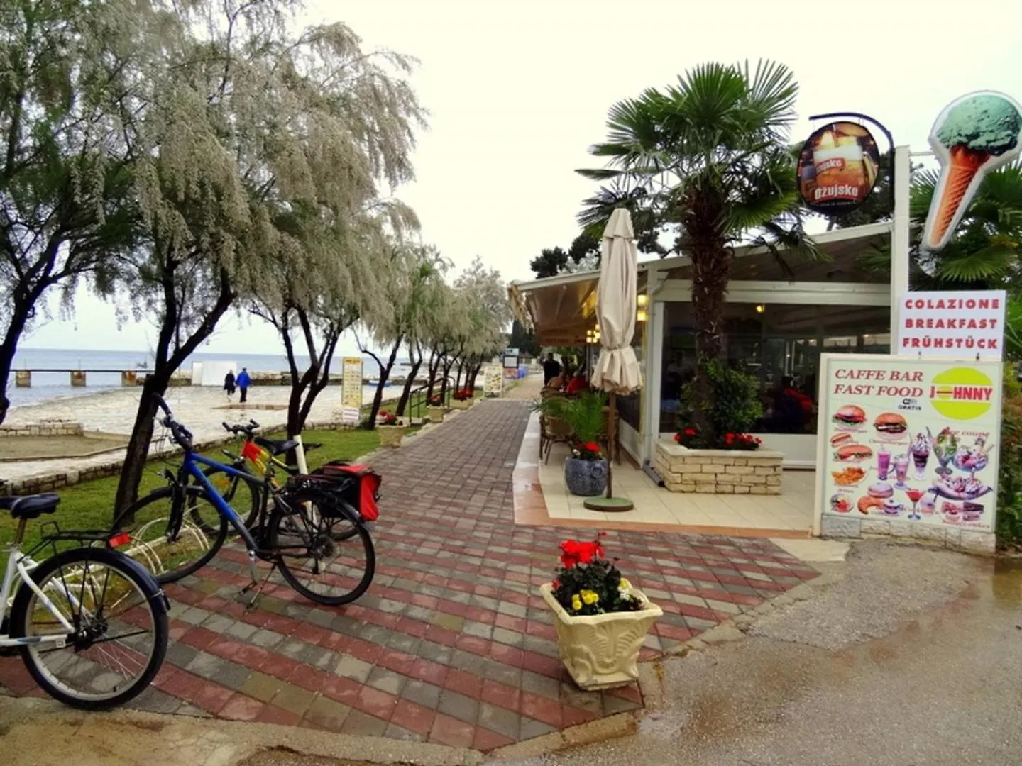 App Luka 1 - Green Garden For Children And Pets Porec Croatia