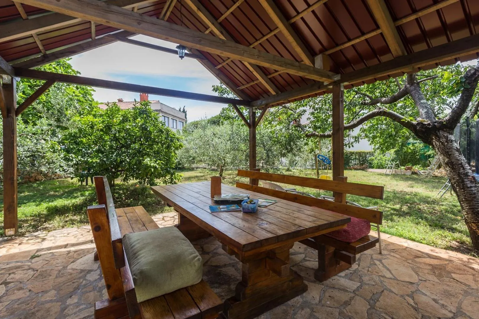 App Luka 1 - Green Garden For Children And Pets Porec Guest house